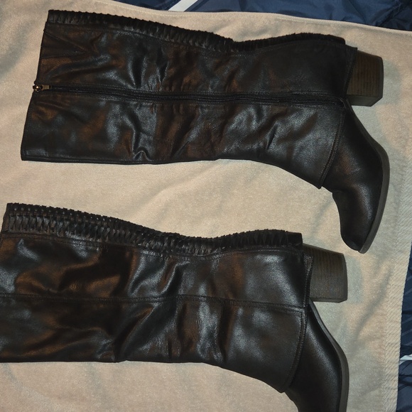 Fergalicious Boots Size 11 - Picture 2 of 12